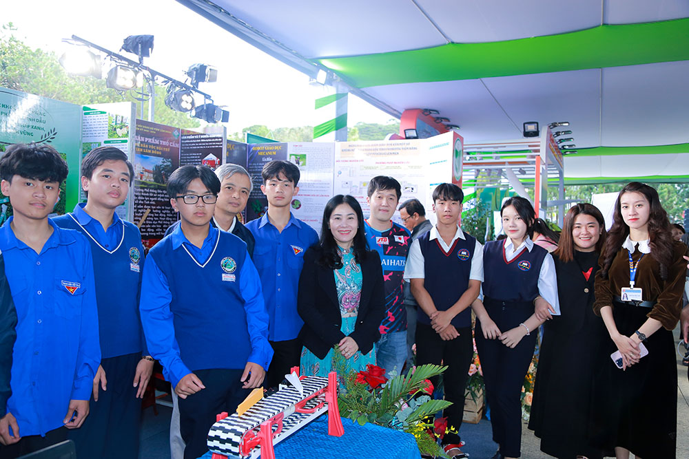 Ngành Giáo dục Lâm Đồng trưng bày sản phẩm tại Hội nghị Xúc tiến đầu tư năm 2025