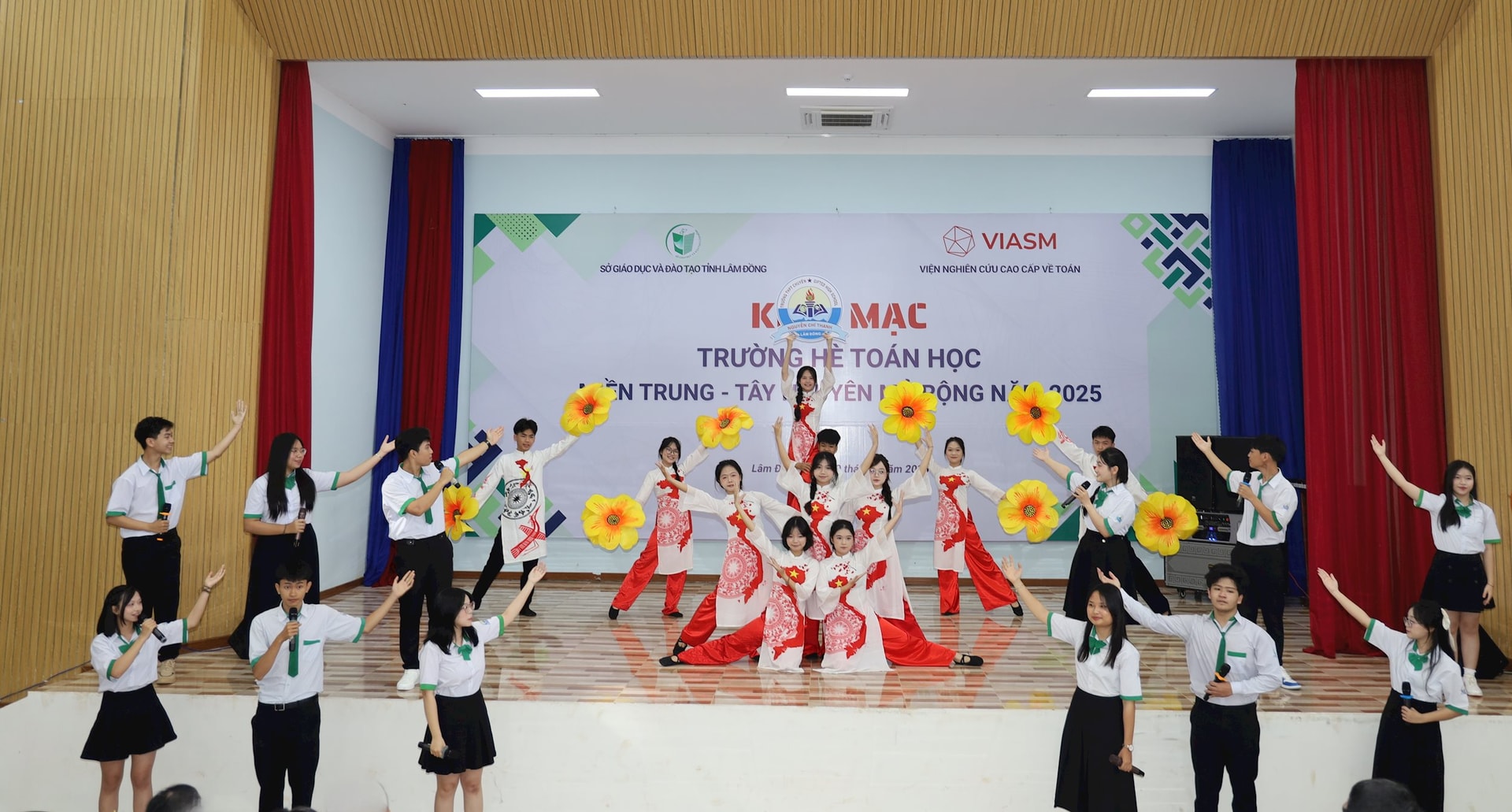 Lâm Đồng: 191 học sinh tham gia Trường hè Toán học miền Trung - Tây Nguyên