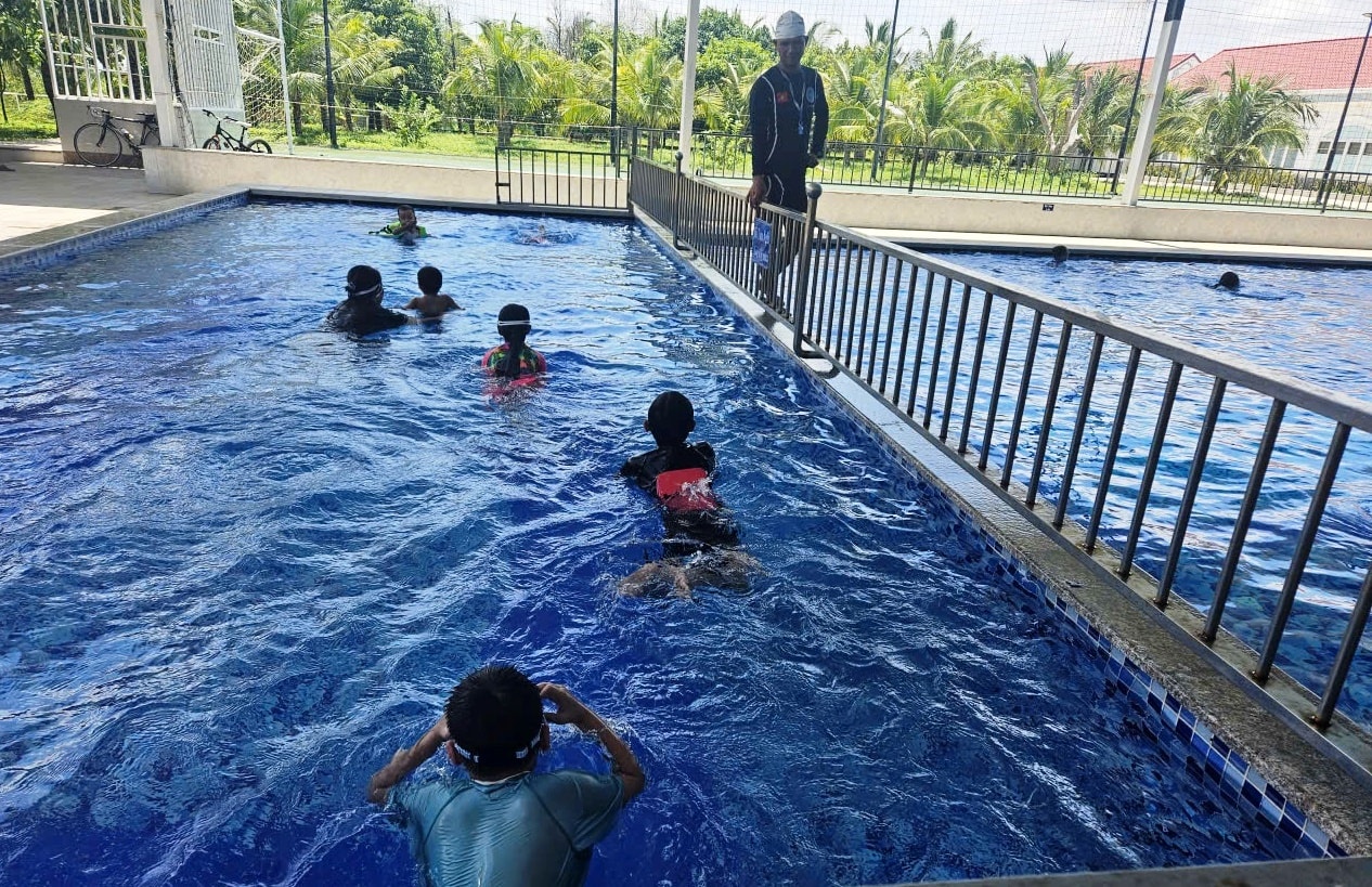 Từ kỹ năng bơi đến đường đua học đường