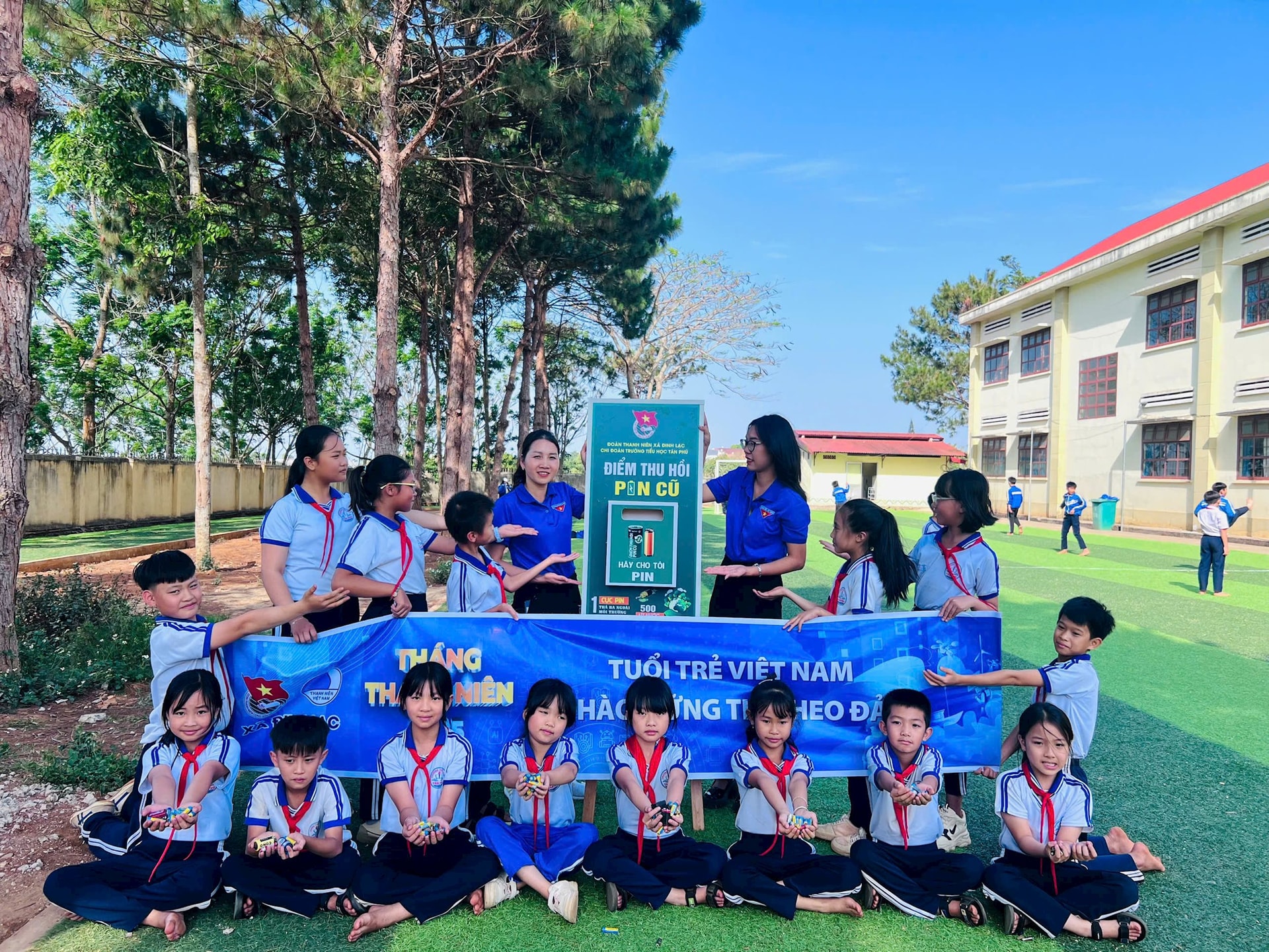 Bảo vệ môi trường từ mô hình “Thu gom pin cũ”