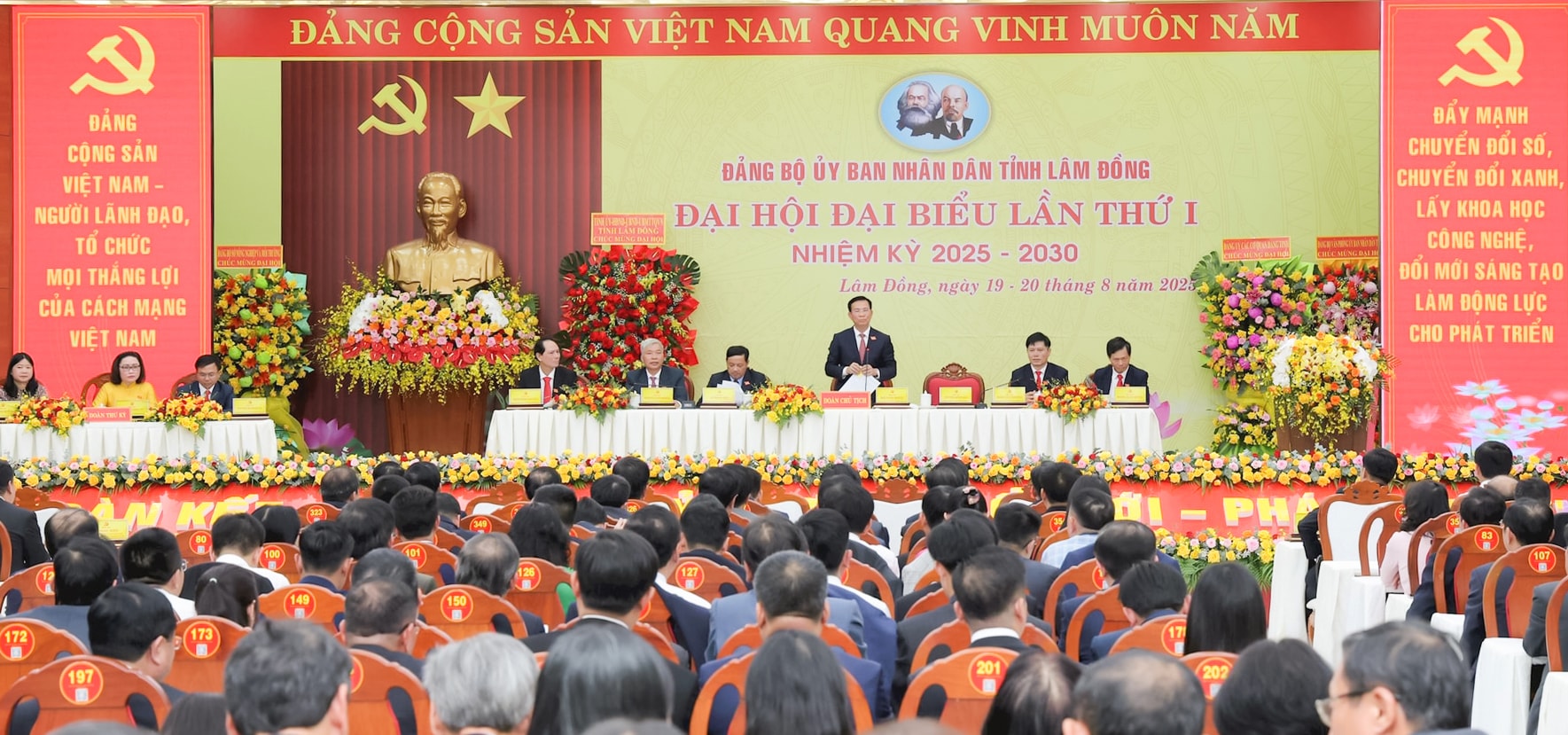 300 đại biểu dự Đại hội đại biểu Đảng bộ UBND tỉnh Lâm Đồng lần thứ I, nhiệm kỳ 2025-2030