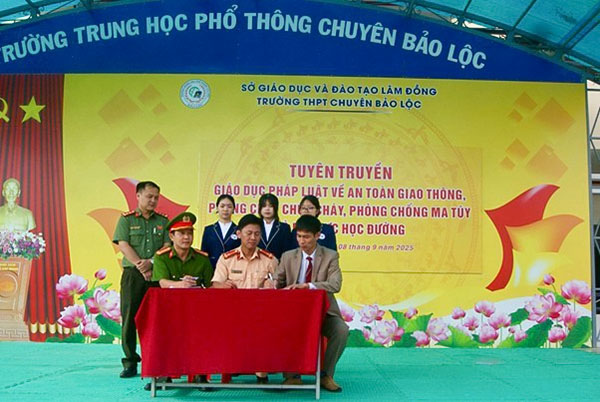   Nâng cao ý thức pháp luật cho học sinh Trường THPT Chuyên Bảo Lộc