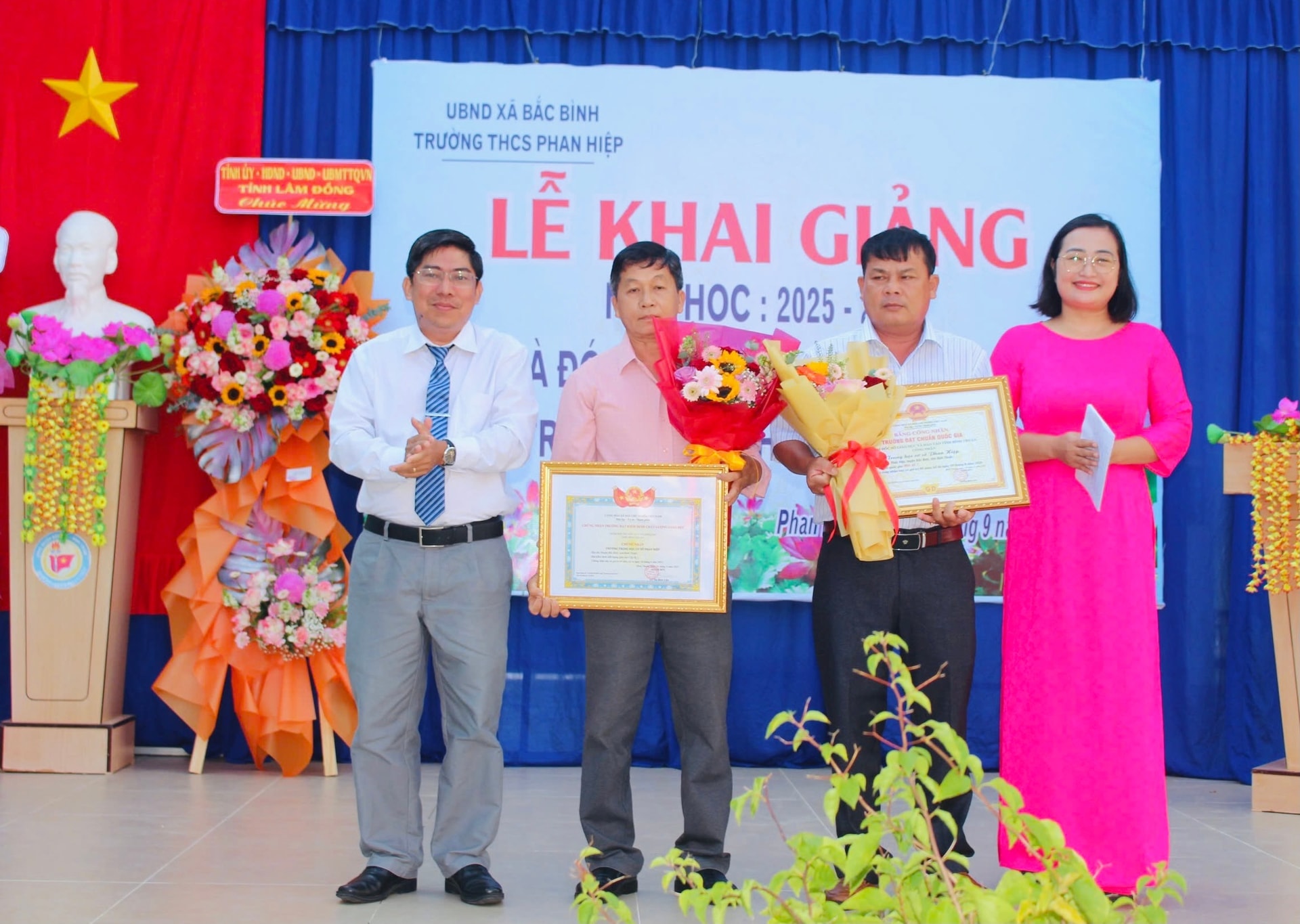 ​​​​​​​Ngôi trường đạt chuẩn quốc gia ở vùng đồng bào Chăm