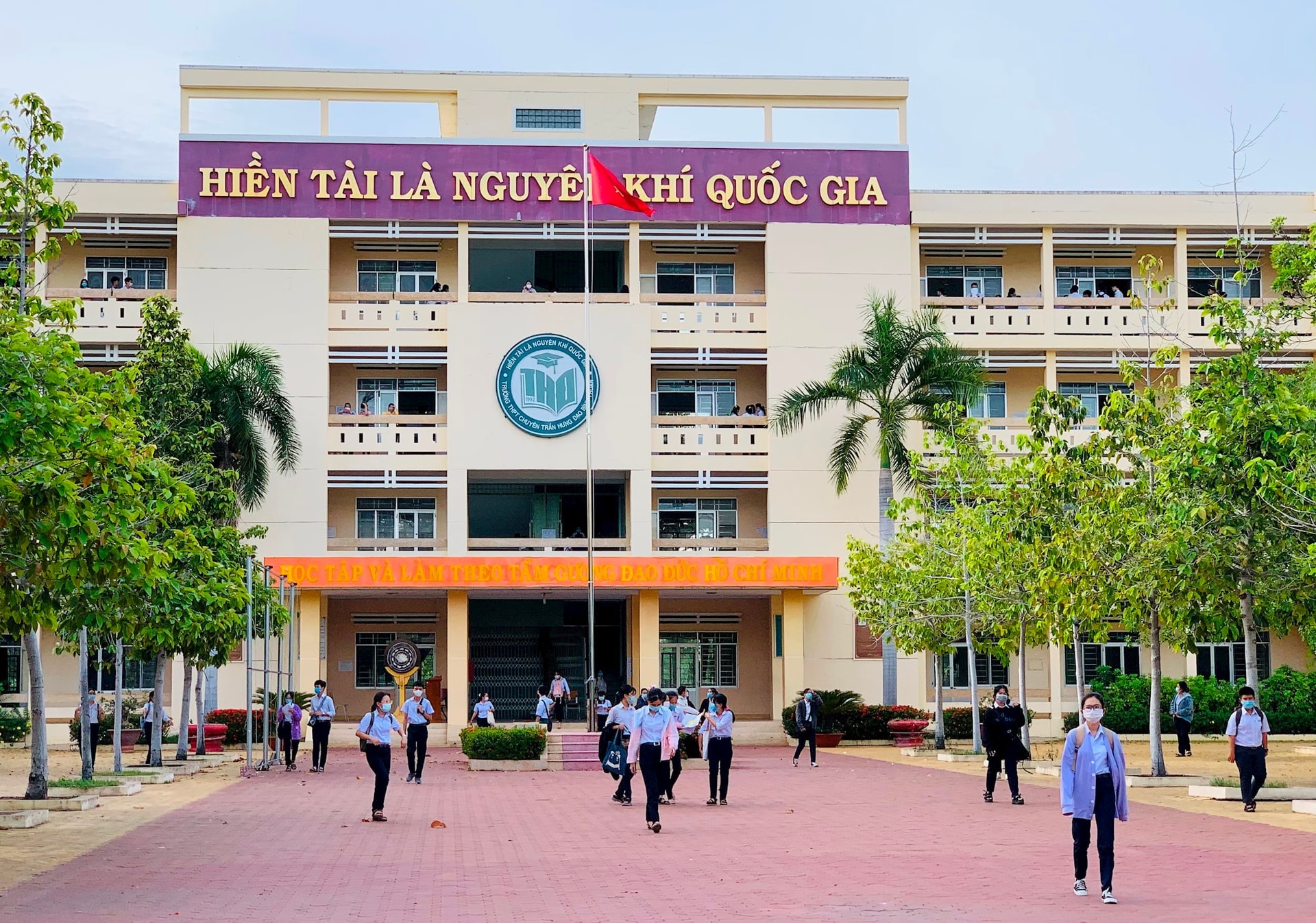 Giáo dục mũi nhọn, cần nhiều hơn giá trị của 1 tấm huy chương