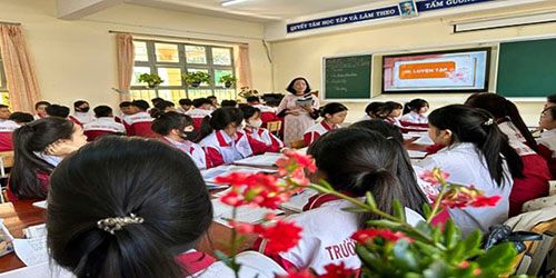 Ngọn lửa nhân ái của cô giáo Nguyễn Thị Hoài Thu