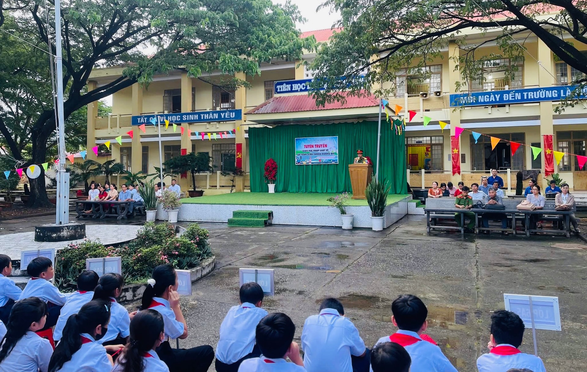 Xây dựng môi trường giáo dục an toàn, lành mạnh