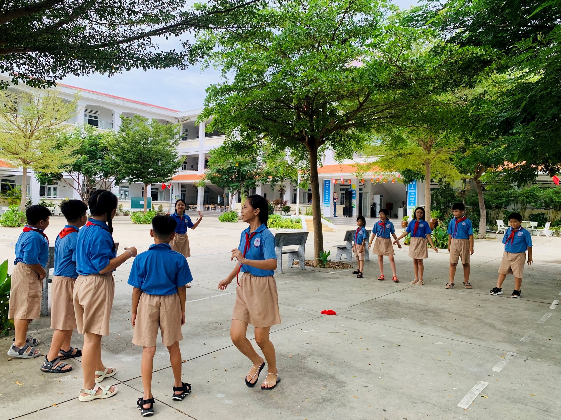 Ngôi trường xanh ở vùng biển Lâm Đồng