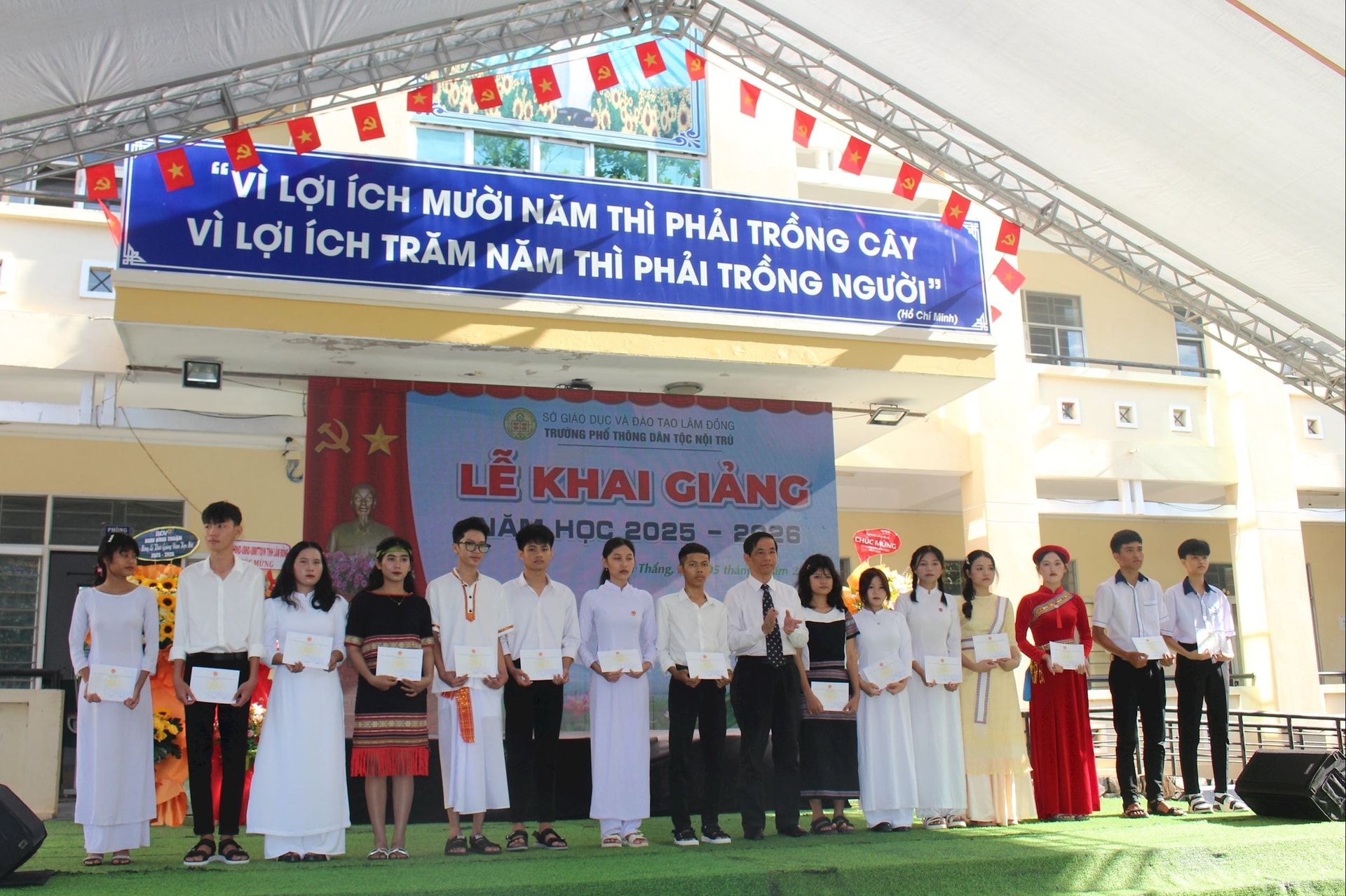 Chú trọng chất lượng dạy và học cho học sinh dân tộc nội trú