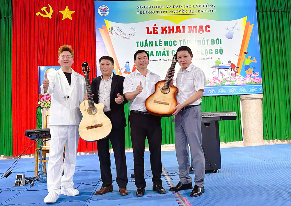 Trường THPT Nguyễn Du – Bảo Lộc khai mạc “Tuần lễ học tập suốt đời” và ra mắt các Câu lạc bộ