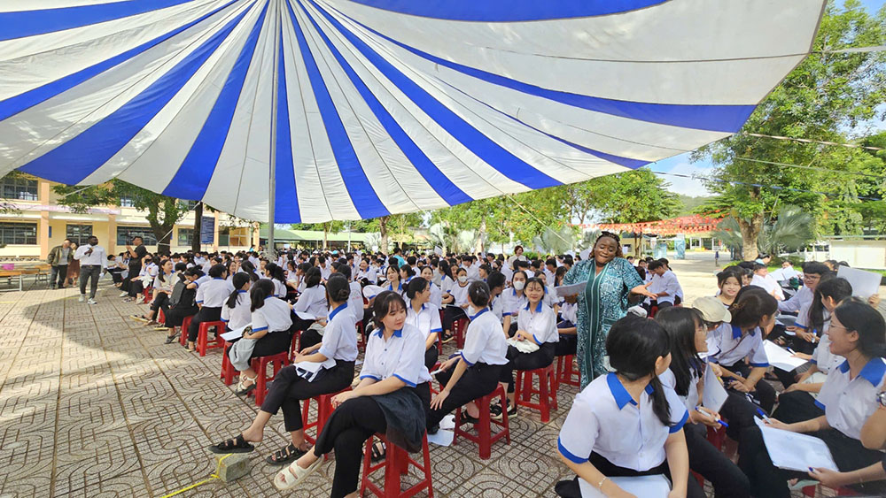   Sôi nổi cuộc thi “Rung Chuông Vàng” tiếng Anh tại Trường THPT Quang Trung – Cát Tiên