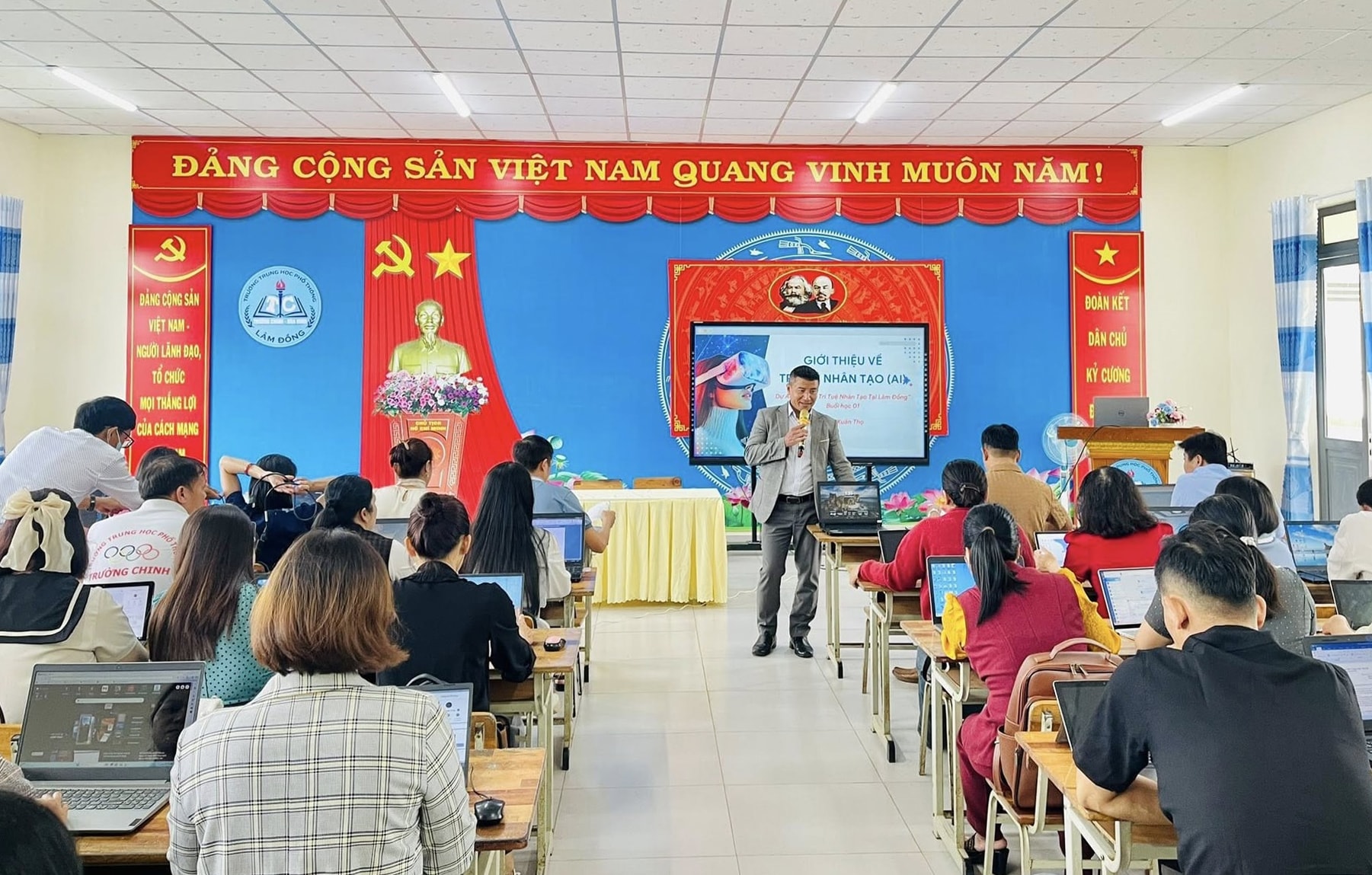 Chuyển đổi số để nâng cao chất lượng dạy và học