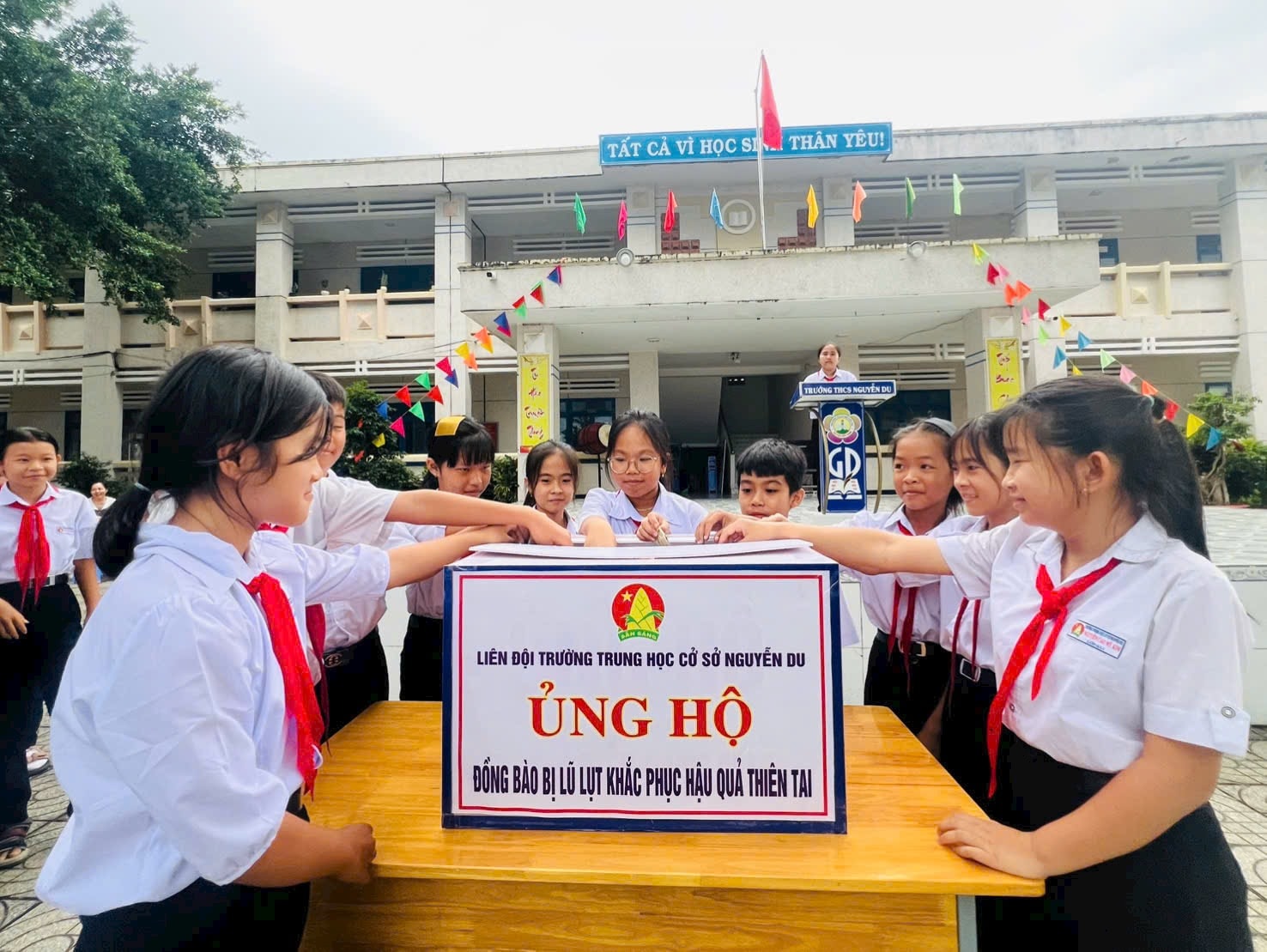 Khơi dậy lòng nhân ái, tinh thần sẻ chia trong học đường