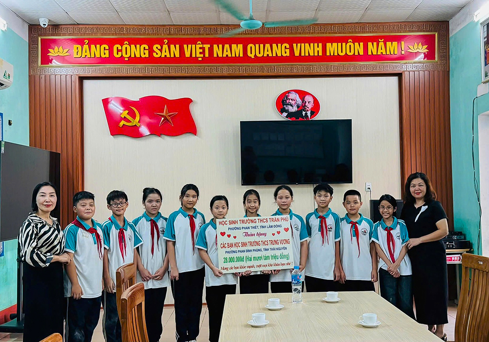 Ngành Giáo dục Lâm Đồng phát huy truyền thống “lá lành đùm lá rách” hướng về vùng bão số 10 