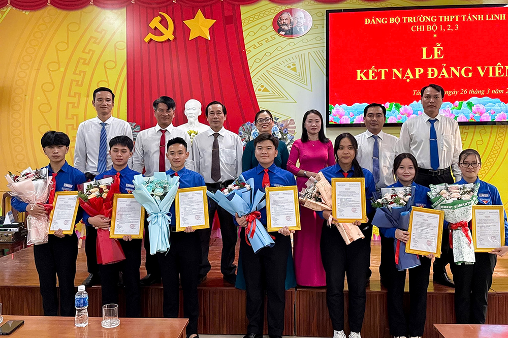 Trường THPT Tánh Linh – Điểm sáng trong công tác phát triển Đảng trong học sinh