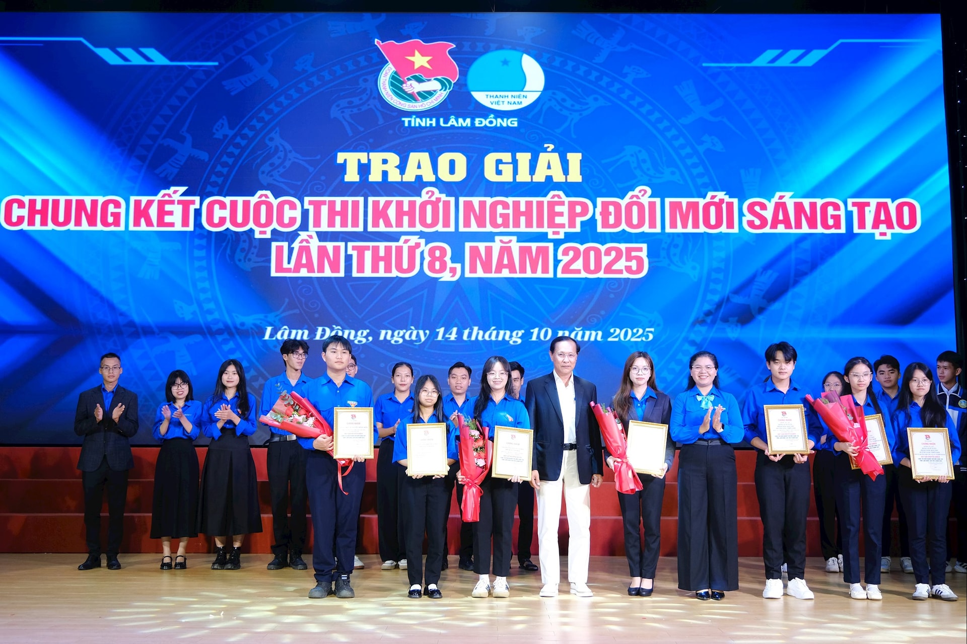 Học sinh khởi nghiệp từ phúc bồn tử