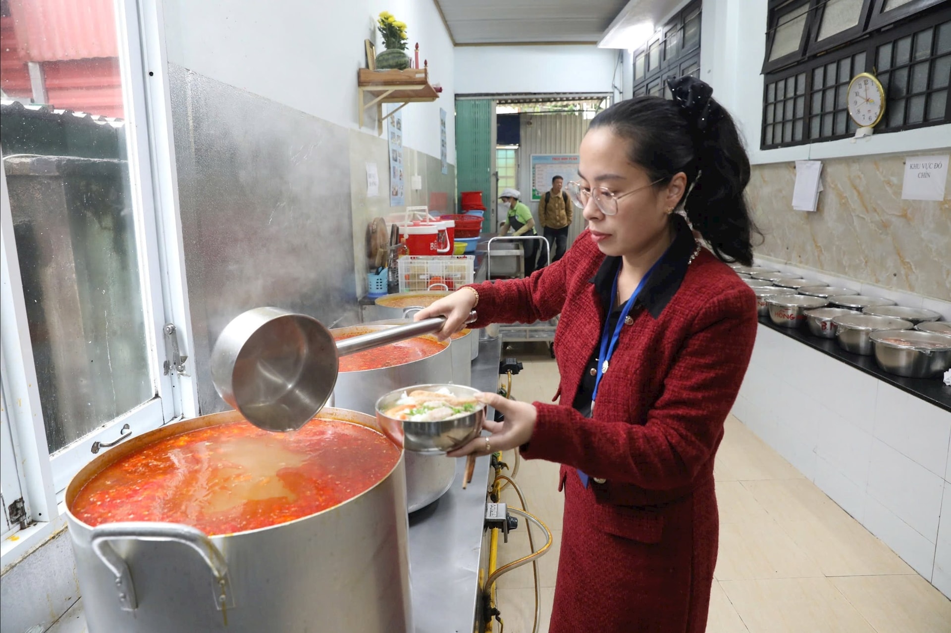 Siết chặt quy trình bảo đảm bữa ăn bán trú trong trường học