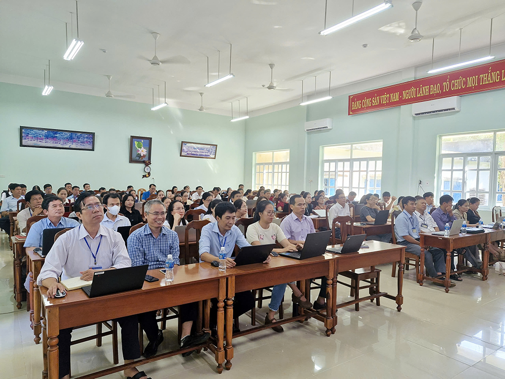 Trường THPT Tánh Linh đẩy mạnh chuyển đổi số trong quản lý và giảng dạy