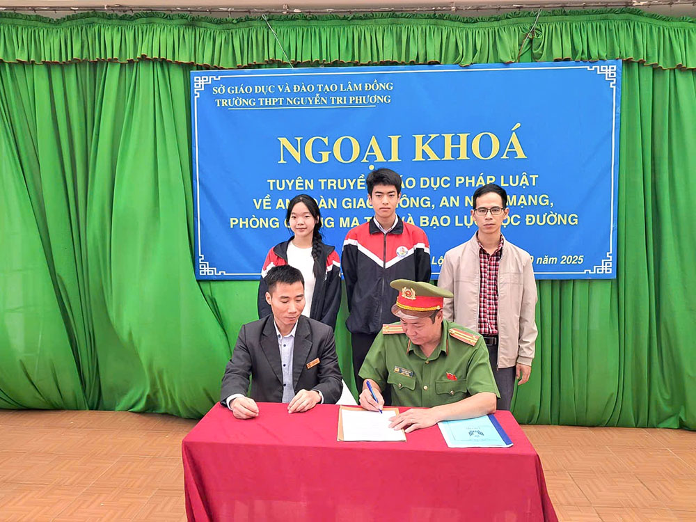 Nâng cao ý thức pháp luật cho học sinh  Trường THPT Nguyễn Tri Phương