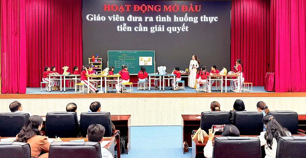 Giáo viên tiểu học Lâm Đồng nâng cao năng lực dạy học Âm nhạc, Mĩ thuật qua hoạt động STEAM 