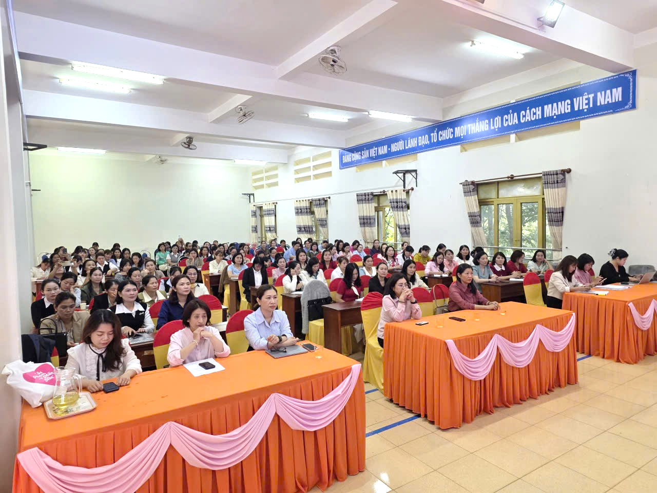 Sở Giáo dục và Đào tạo Lâm Đồng tổ chức tập huấn nâng cao năng lực chuyên môn cho viên chức quản lí và giáo viên mầm non năm học 2025-2026