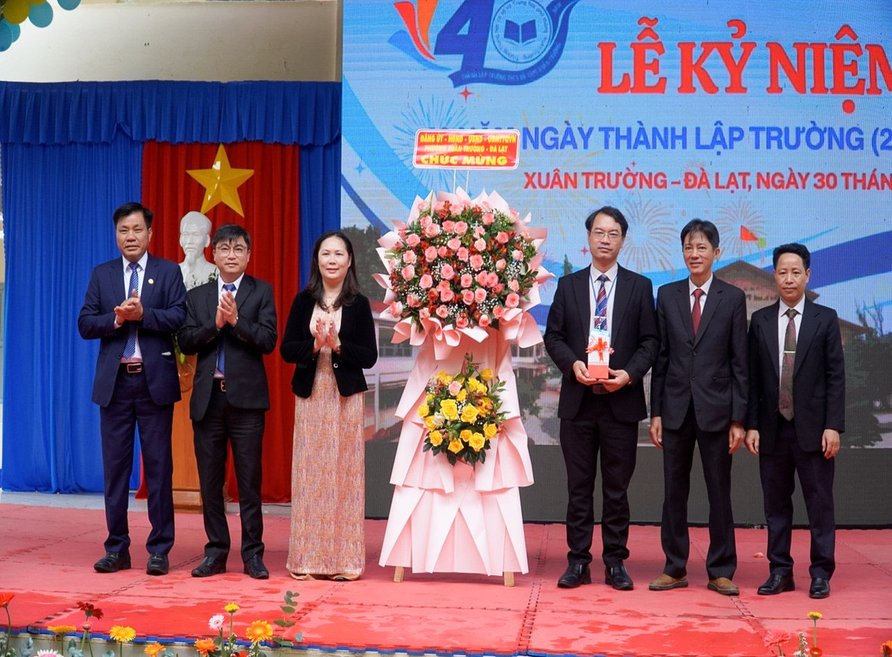 40 năm một chặng đường – Trường THCS-THPT Xuân Trường vững bước tương lai