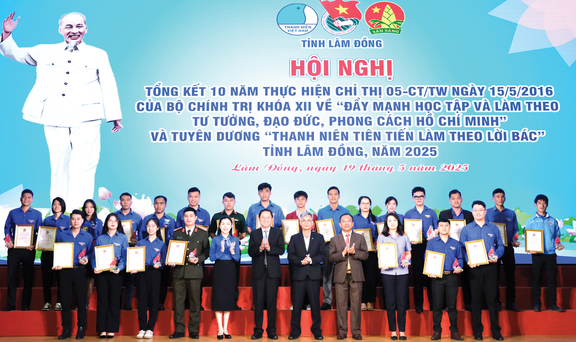 Học Bác để cống hiến, xây dựng quê hương