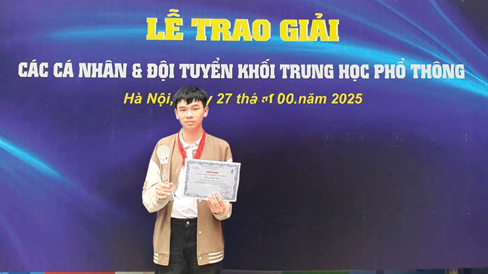 Từ cậu học trò miền núi đam mê Tin học đến Á quân APIO