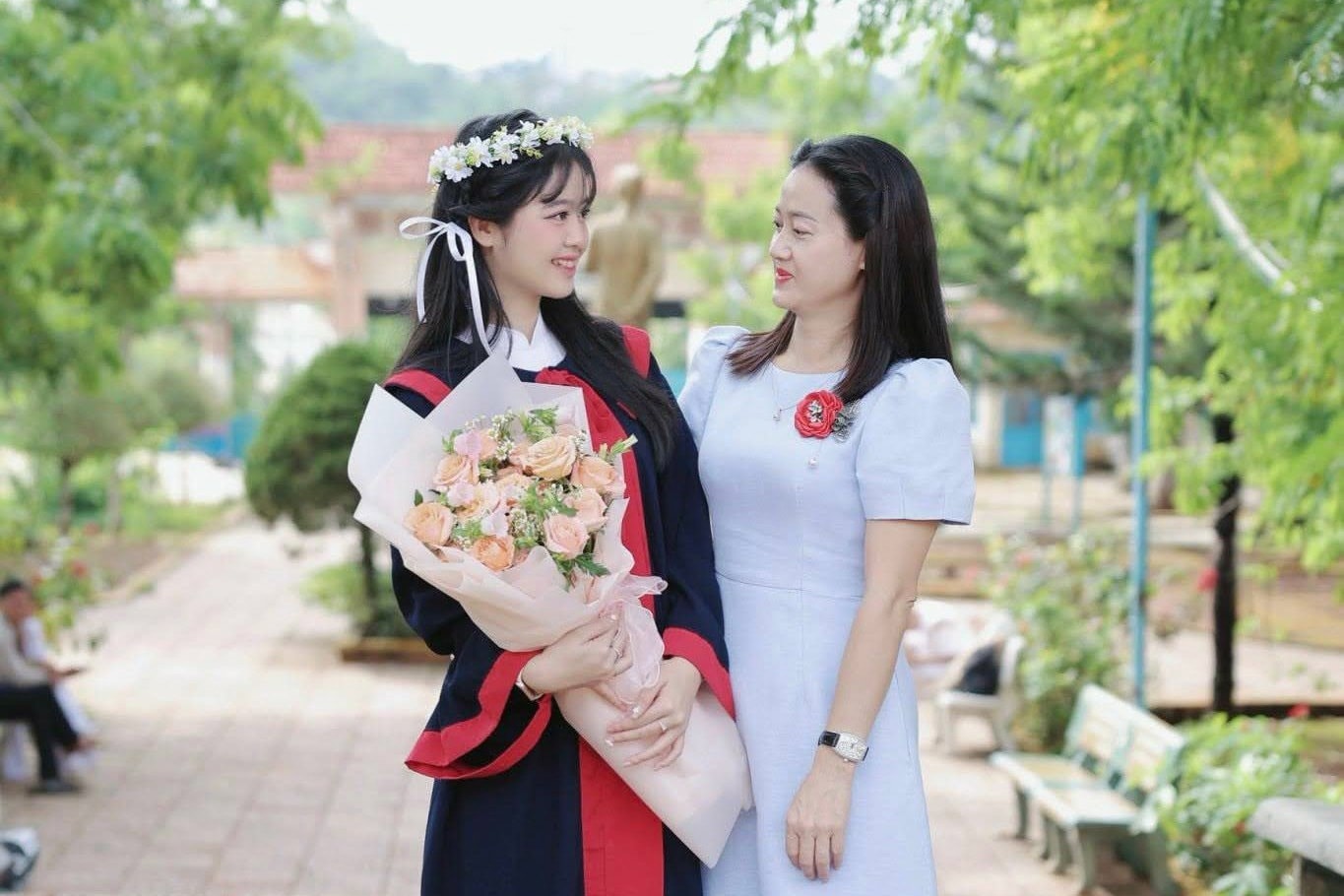 Đồng hành cùng con tuổi dậy thì