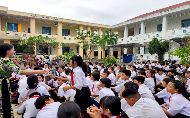 Xây dựng đồng bộ phòng học để nâng cấp độ trường chuẩn