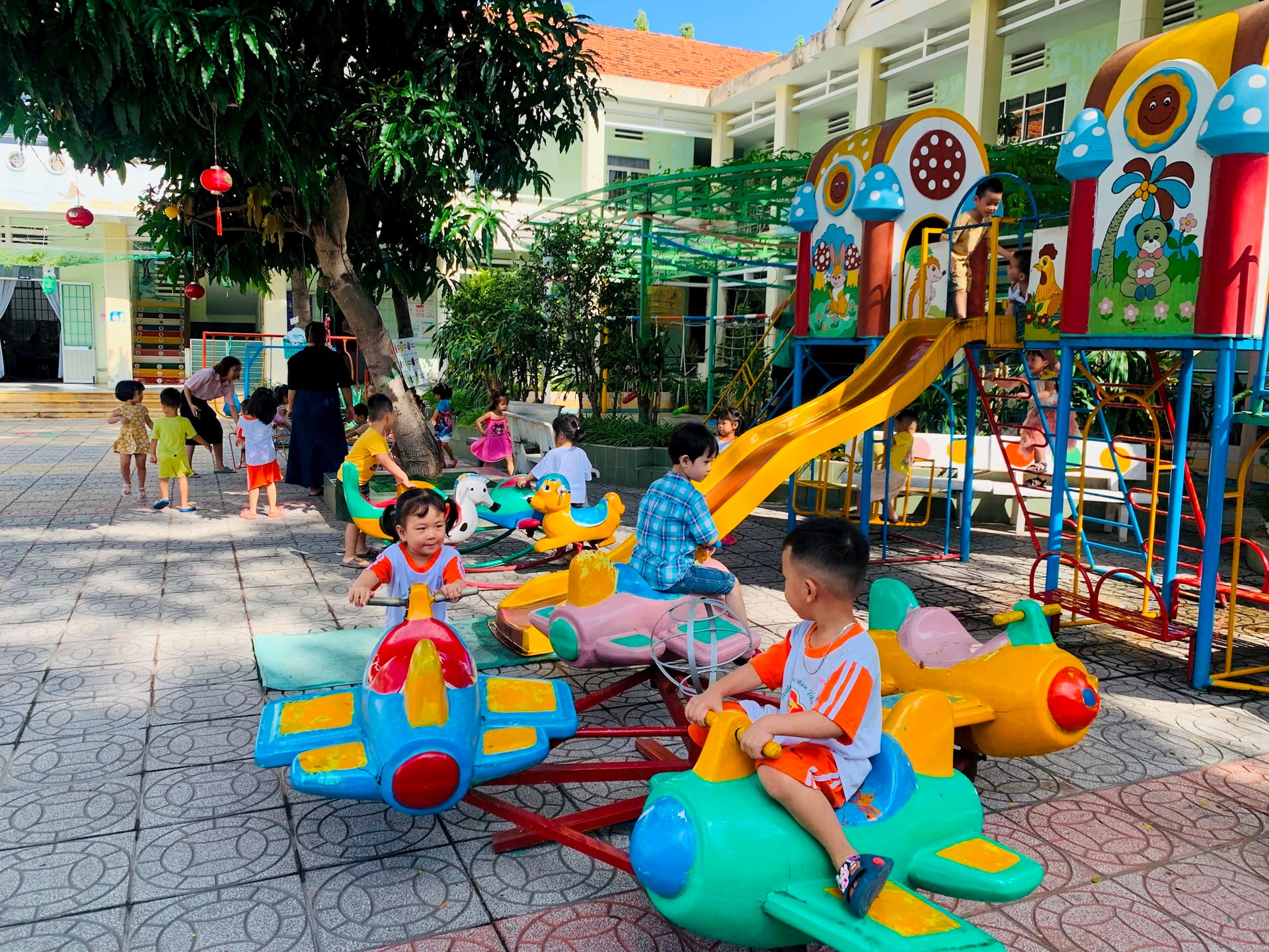 Hơn 1.200 học sinh tỉnh Bình Thuận và Đắk Nông (cũ) chuyển trường đến tỉnh Lâm Đồng