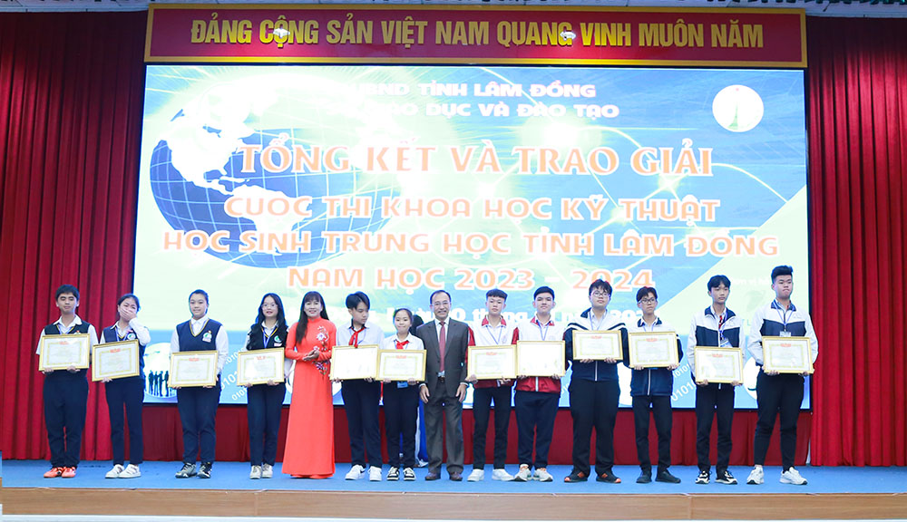 Trao giải Cuộc thi Khoa học kỹ thuật dành cho học sinh trung học tỉnh Lâm Đồng lần thứ XVI, năm học 2023-2024