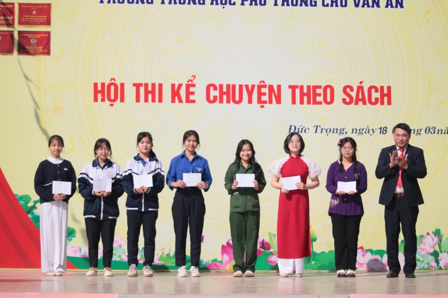 Trường THPT Chu Văn An: tổ chức thi kể chuyện theo sách