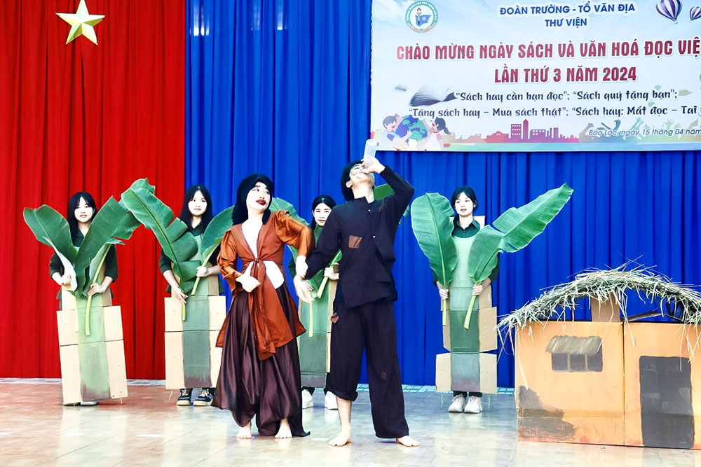 Trường THPT Bảo Lộc: Tổ chức nhiều hoạt động Ngày sách và Văn hóa đọc Việt Nam lần thứ 3 năm 2024