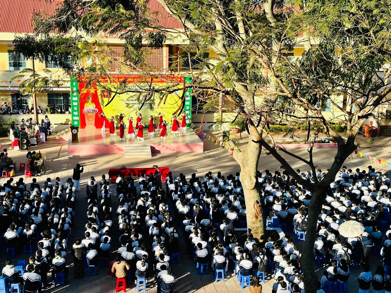Trường THPT Chu Văn An: Hội thi “học sinh với nét đẹp văn hoá ứng xử trong trường học”