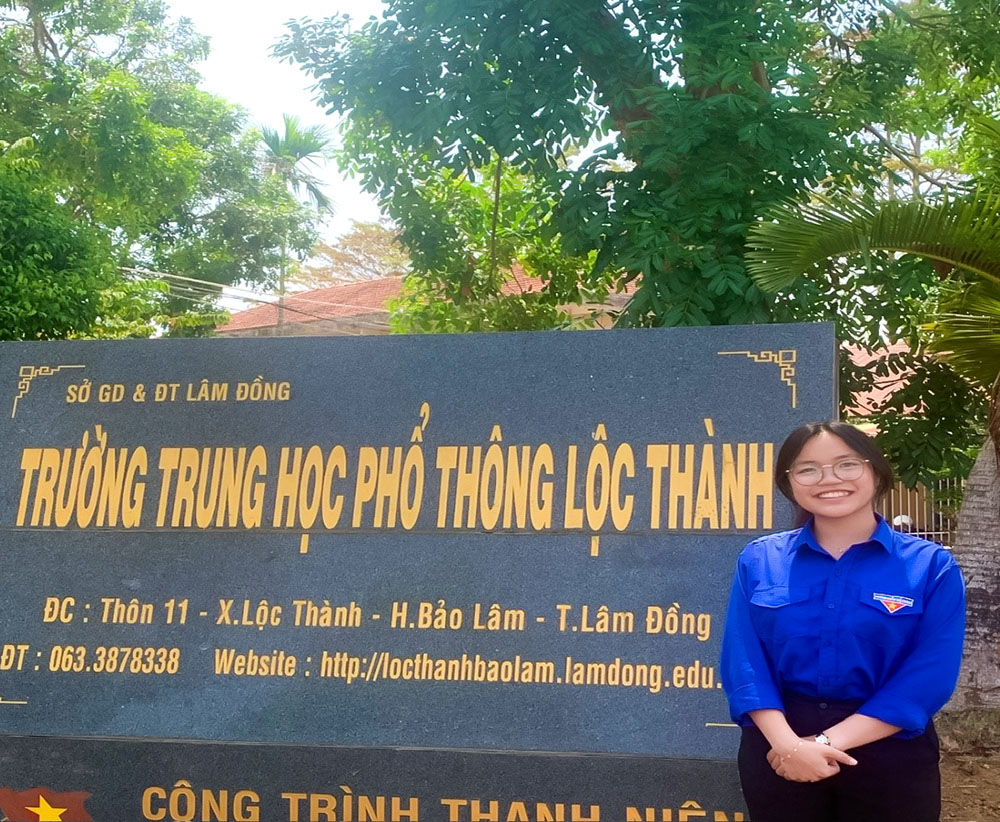 “Ánh Trăng” của Trường THPT Lộc Thành.