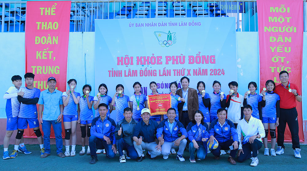 Phòng GDĐT Bảo Lâm đoạt HCV môn Bóng chuyền nữ