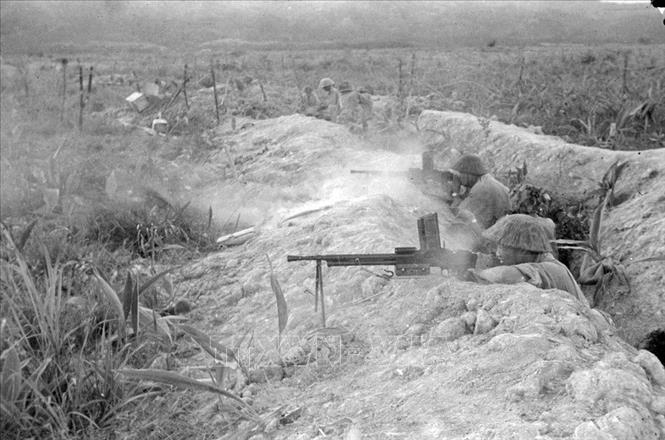 Ngày 17/4/1954: Ba mũi chiến hào của Trung đoàn 36 vây bọc kín cứ điểm 206