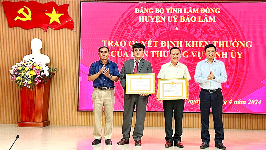 Chi bộ Trường THPT Lộc An “Hoàn thành xuất sắc nhiệm vụ” 05 năm liền 2019-2023