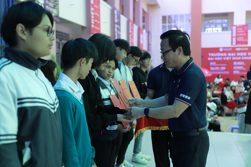Trường Đại học Văn Lang tổ chức chương trình trải nghiệm thế giới đại học cho học sinh Đà Lạt