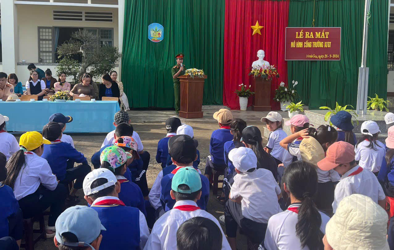 Đức Trọng: Ra mắt mô hình “Cổng trường an toàn giao thông”