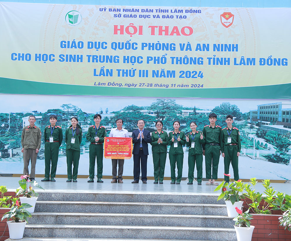 Trường THPT Trần Phú đoạt giải Nhất toàn đoàn Hội thao QPAN học trung học phổ thông lần thứ III, năm 2024