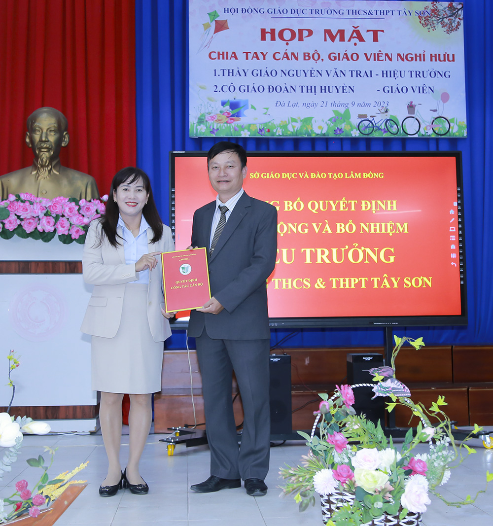 Ông Đỗ Xuân Hùng được điều động và bổ nhiệm giữ chức vụ Hiệu trưởng Trường THCS-THPT Tây Sơn, Đà Lạt