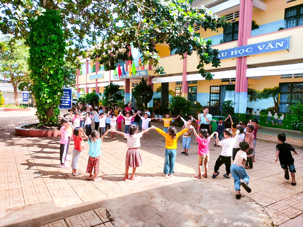 Tổ chức tăng cường tiếng Việt cho trẻ 6 tuổi  người dân tộc thiểu số trước khi vào học lớp 1 năm học 2024-2025
