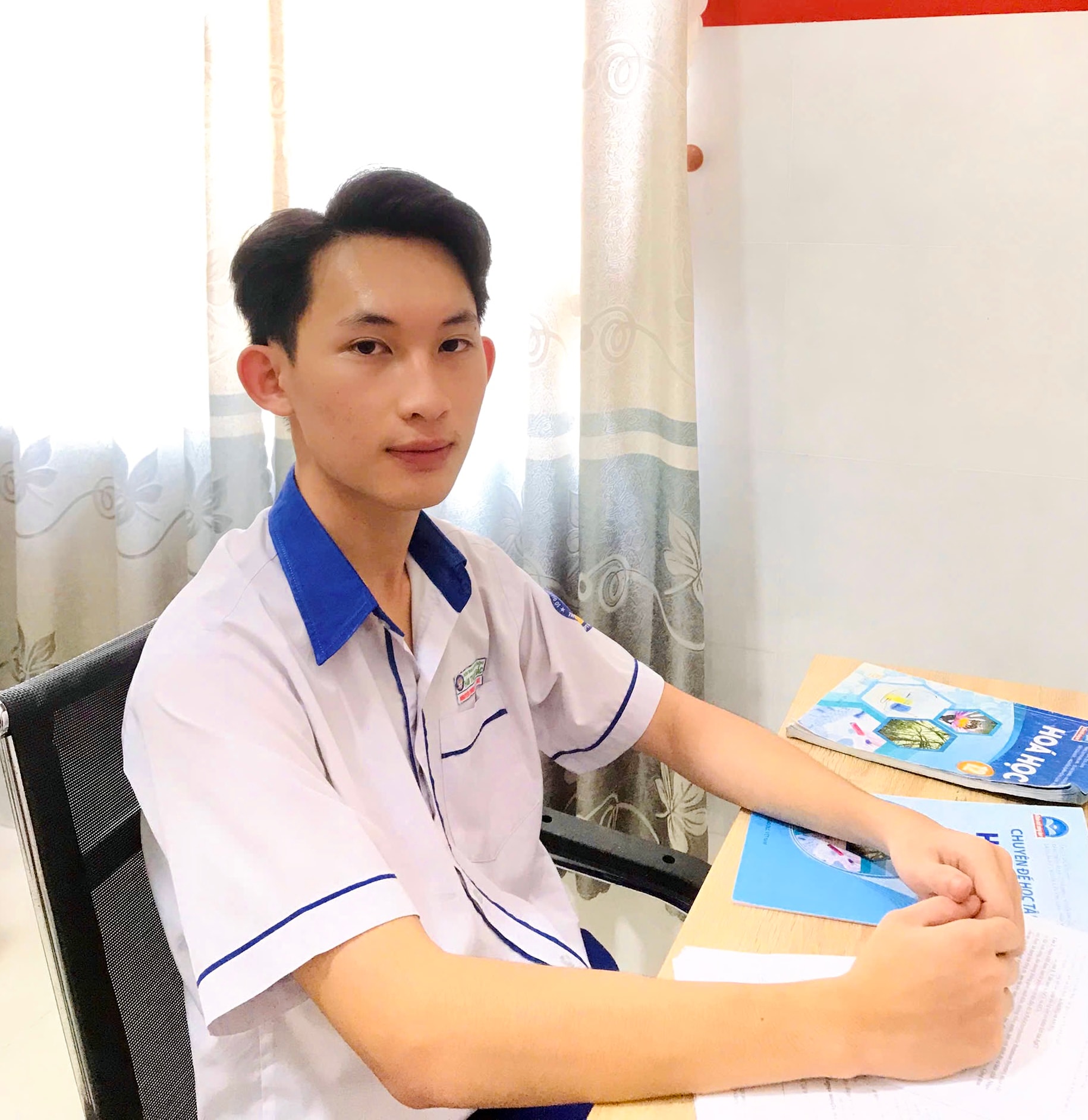 Tấm gương vượt khó, học giỏi của thủ khoa khối A00 Nguyễn Thiên Ân