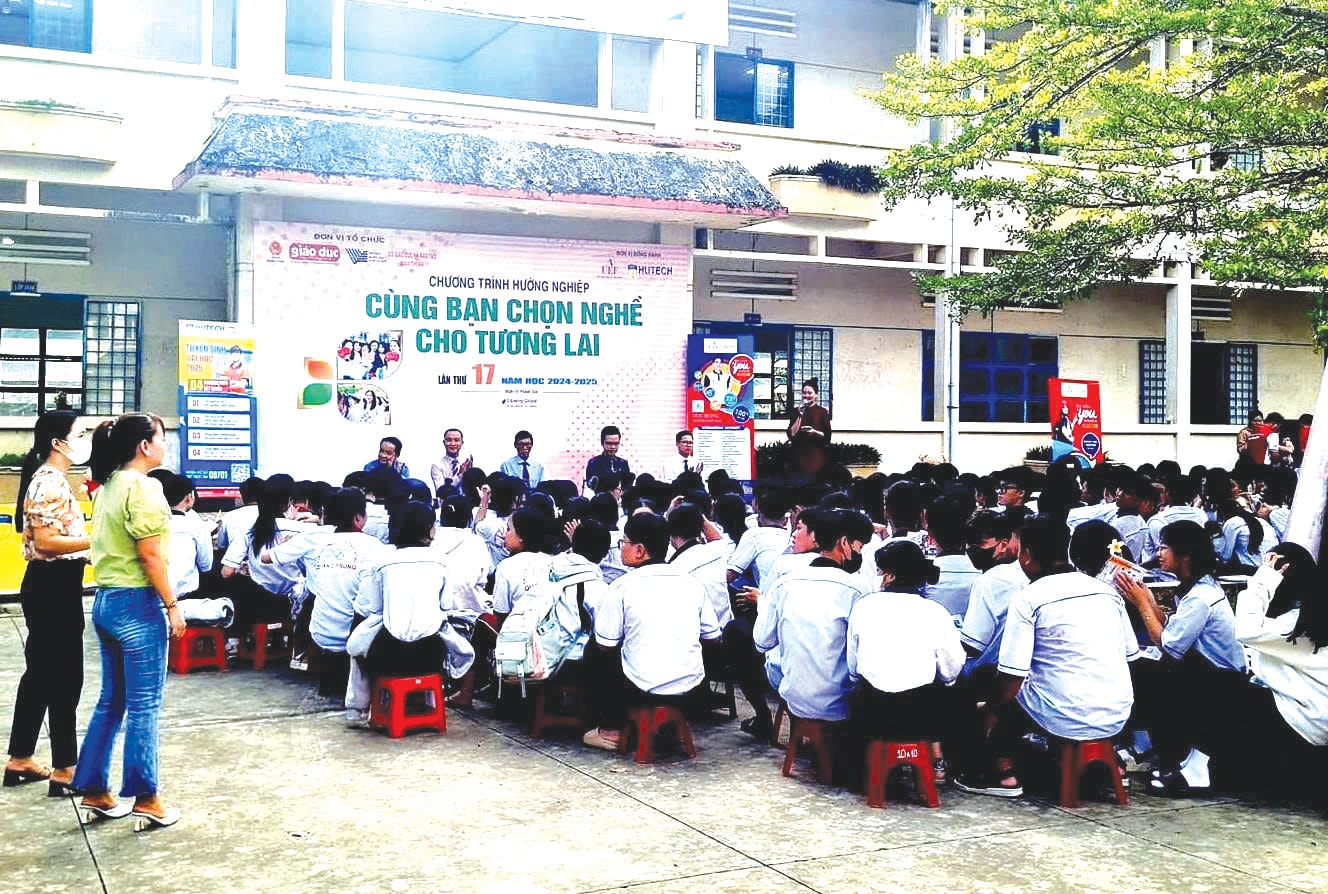 Mở rộng trường, lớp để thu nhận nhiều học sinh