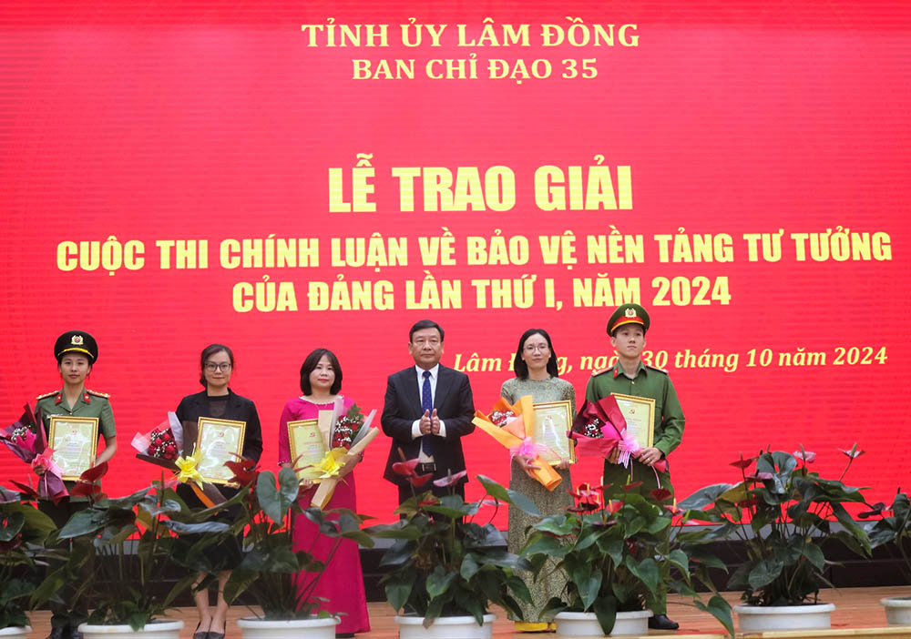 Làm tốt công tác tư tưởng trong trường học, bảo vệ vững chắc nền tảng tư tưởng của Đảng trước những luận điệu xuyên tạc của các thế lực thù địch