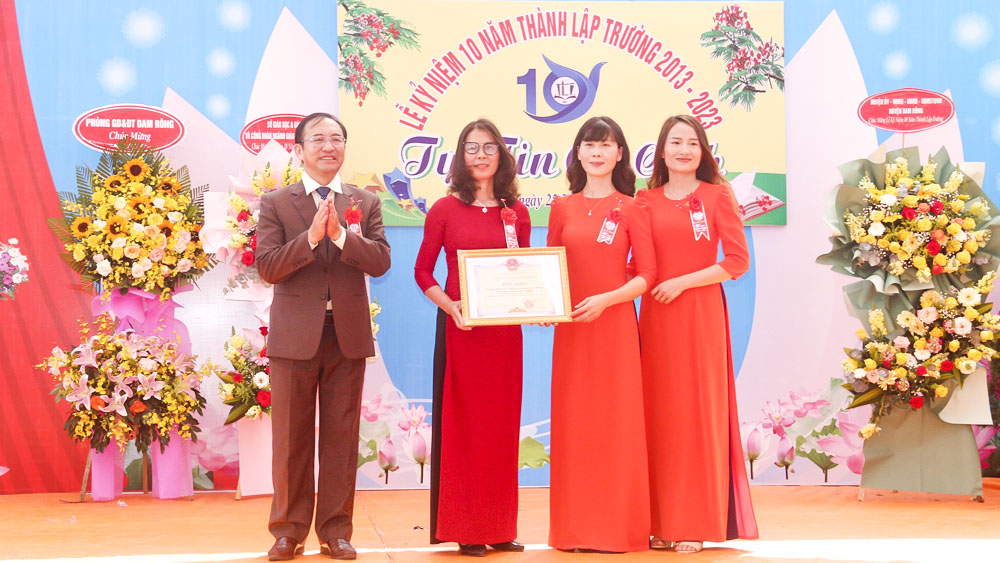 Đam Rông: Trường THPT Nguyễn Chí Thanh kỷ niệm 10 năm thành lập