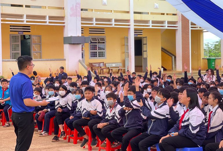 Lâm Hà: Tuyên truyền pháp luật cho học sinh thông qua phiên tòa giả định