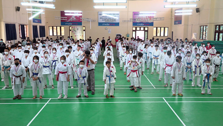 Võ karate góp phần quan trọng giáo dục thể chất