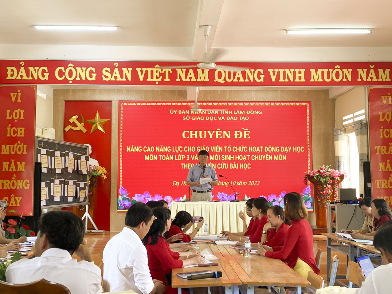    Chuyên đề "Nâng cao năng lực cho giáo viên tổ chức hoạt động dạy học môn Toán lớp 3 và đổi mới sinh hoạt chuyên môn  theo hướng nghiên cứu bài học"